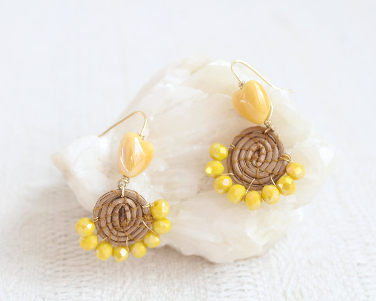 Aretes Ocoxal Corazón Amarillo