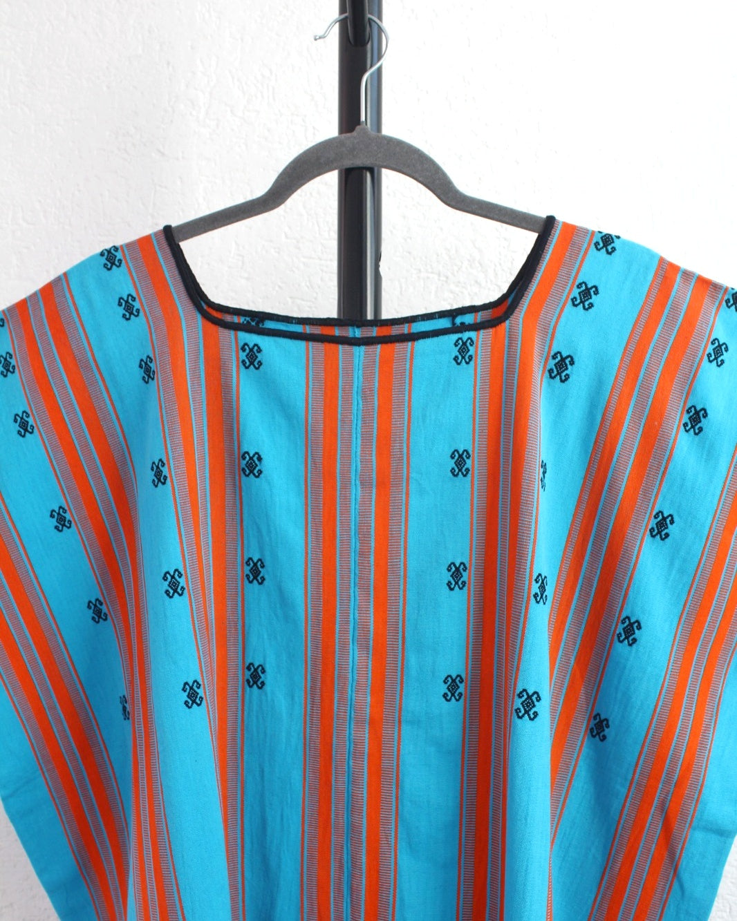 Huipil Pantheló Azul y Naranja