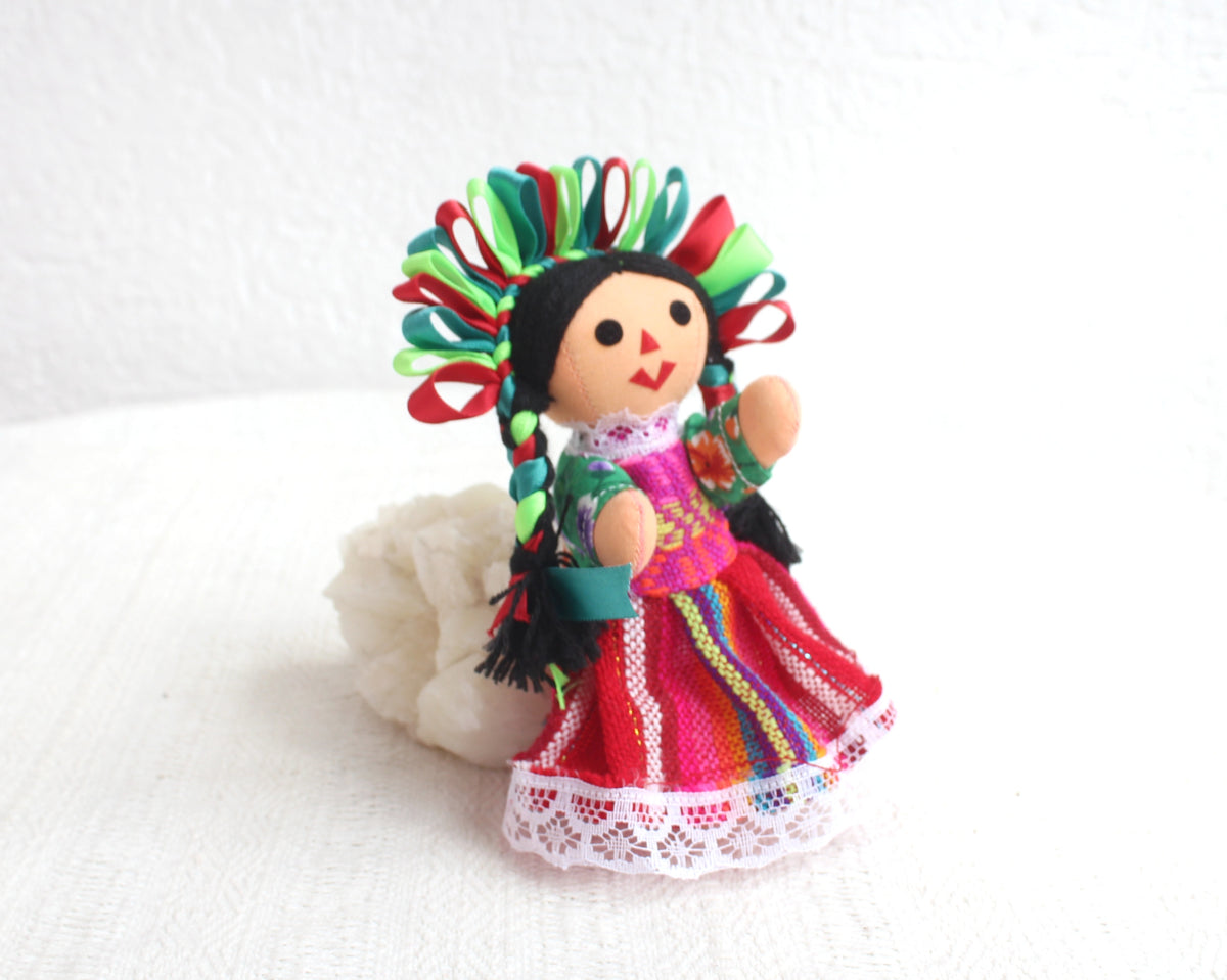 Muñeca Lelé Pequeña Esmeralda Rojo Verde