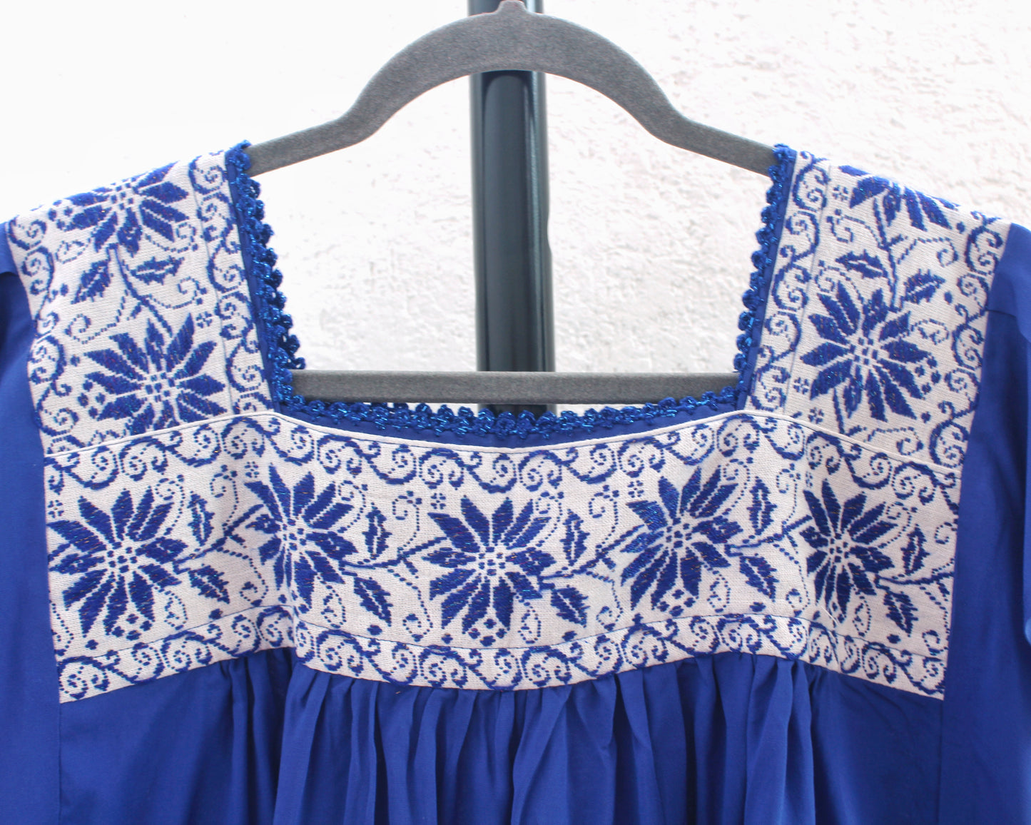 Blusa Bordada Tania Azul Flores
