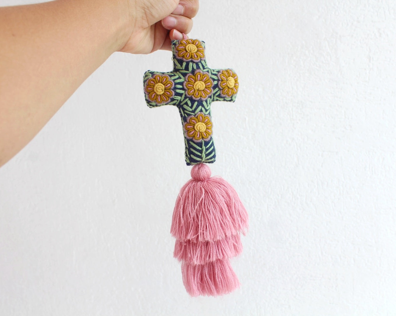 Cruz Pequeña Lila Rosa