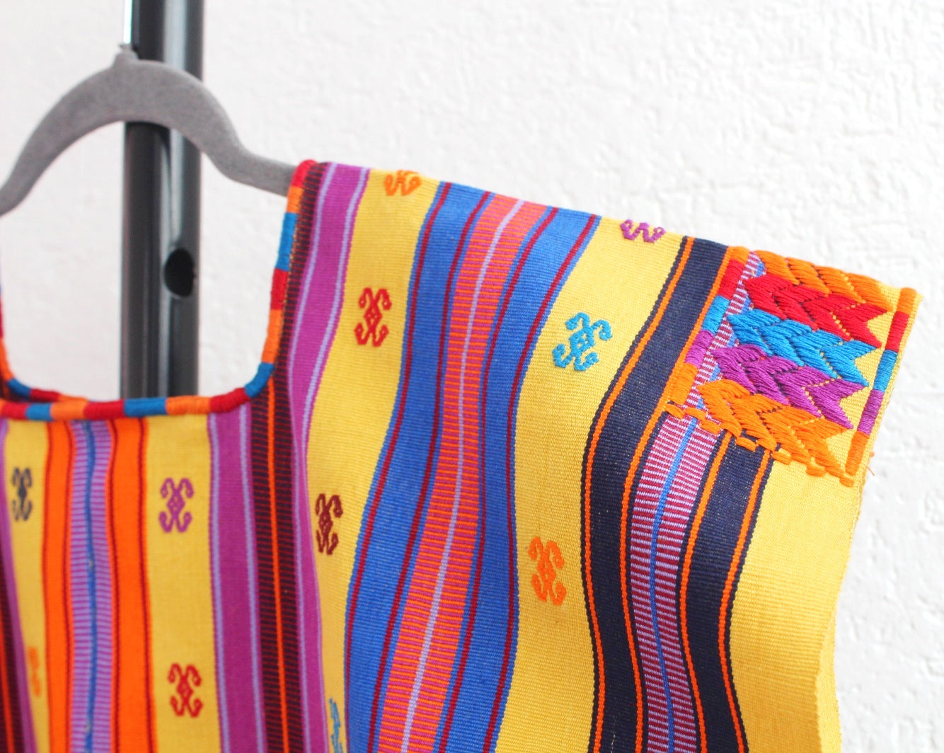 Huipil Corto Pantheló Amarillo Morado Naranja