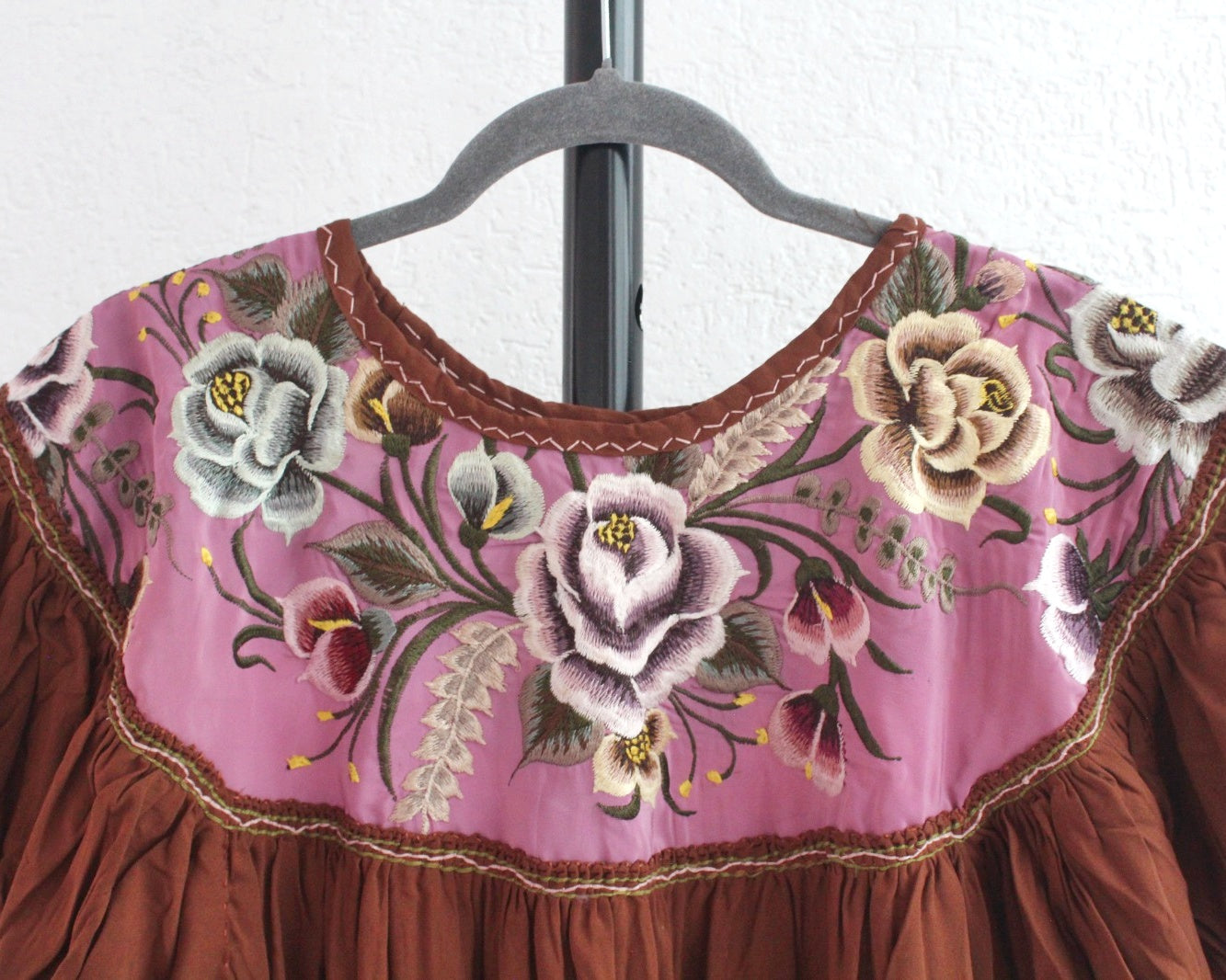 Blusa Abigail Flores Café Rosa  XL - XXL