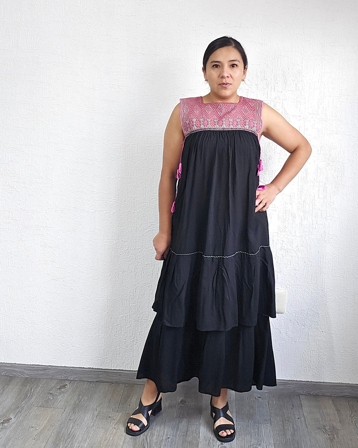 Vestido Teresa Negro Rosa Telar Unitalla