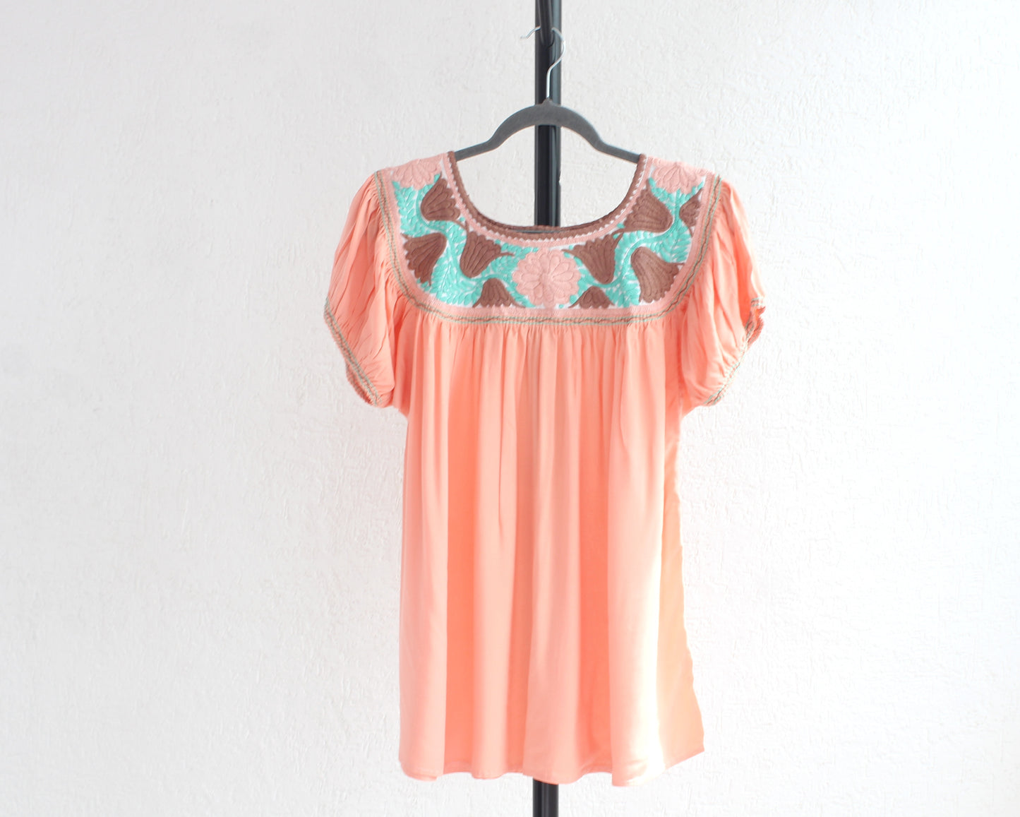 Blusa Aguacatenango Salmon Cafe Turquesa