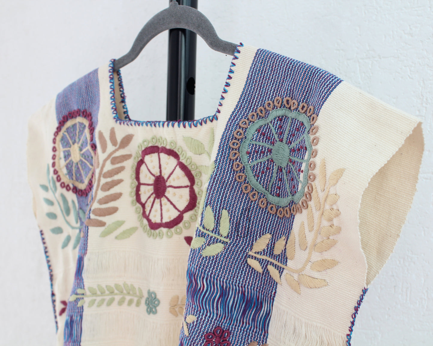 Crop Top Flores Rococo Blanco Azul