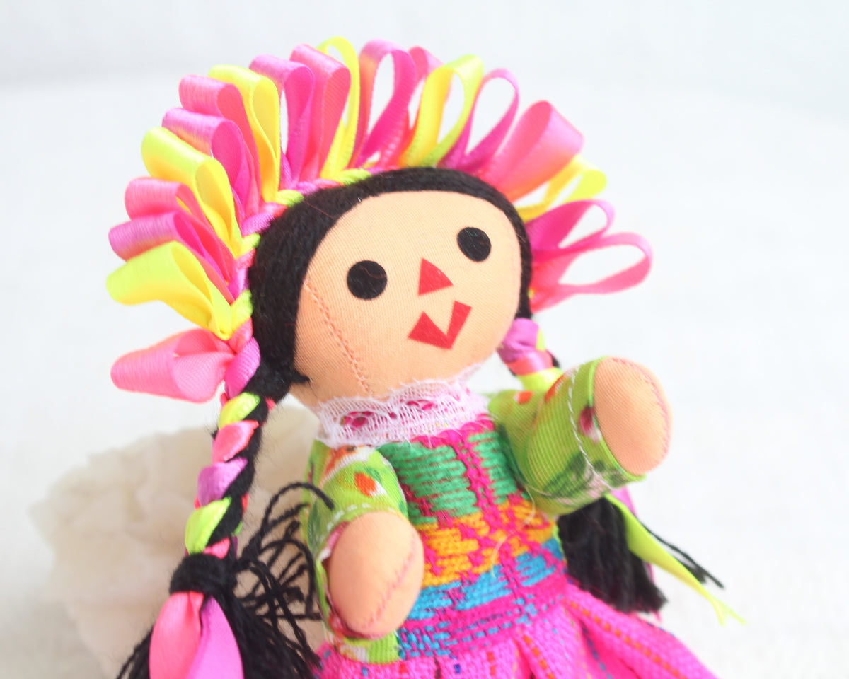 Muñeca Lelé Pequeña Rosa Amarillo