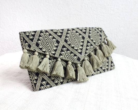 Clutch Artesanal Estrellas Diamante Beige  Negro