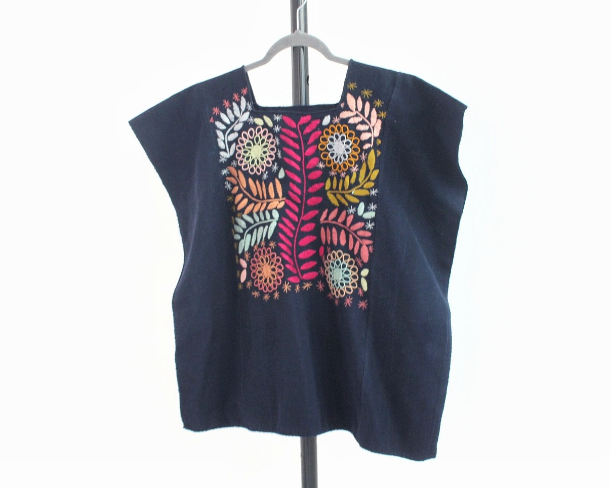 Huipil Corto Laura XL - 2XL Flores Azul Marino