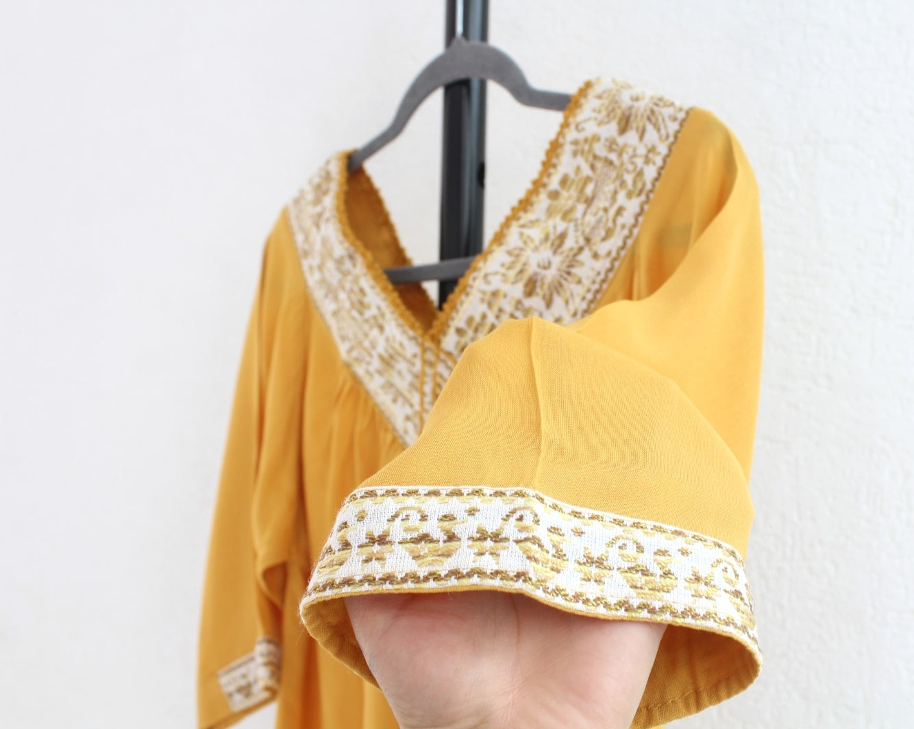 Blusa Cuello V Amarillo Burritos