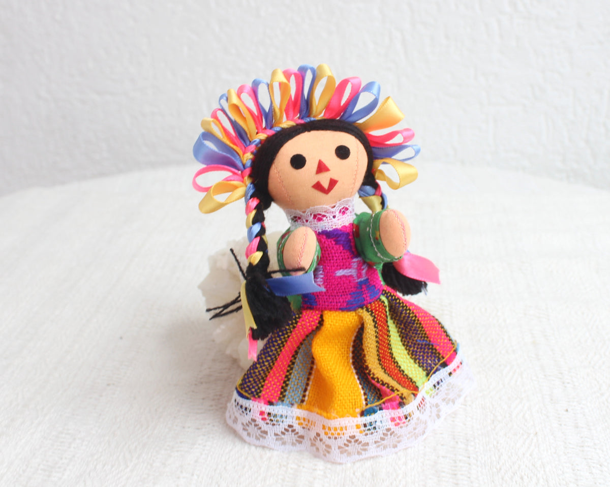 Muñeca Lelé Pequeña Lila Rosa Amarillo