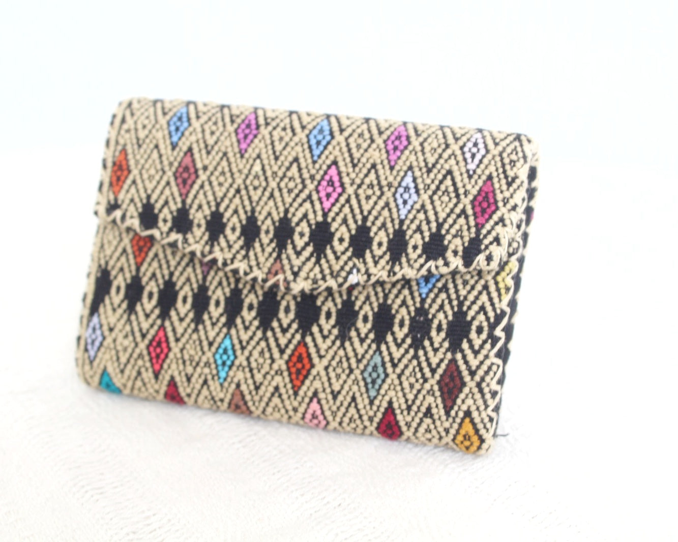 Cartera Flores Beige Colores Negro