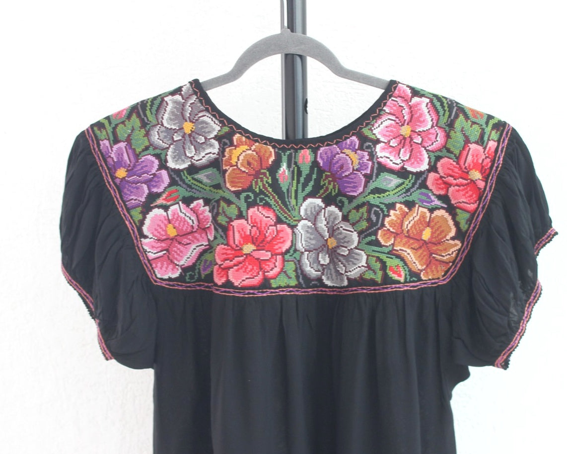 Blusa Abigail Flores Negro  XXL - XXXL