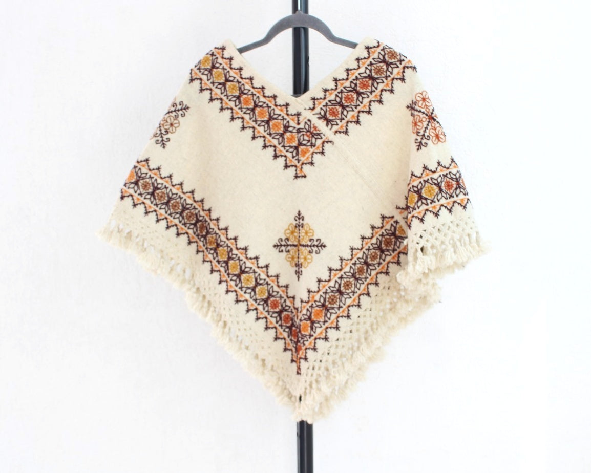 Mañanita Flores Natural Café Bordado Mazahua