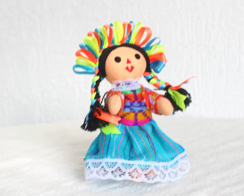 Muñeca Lelé Pequeña Amarillo Naranja Azul