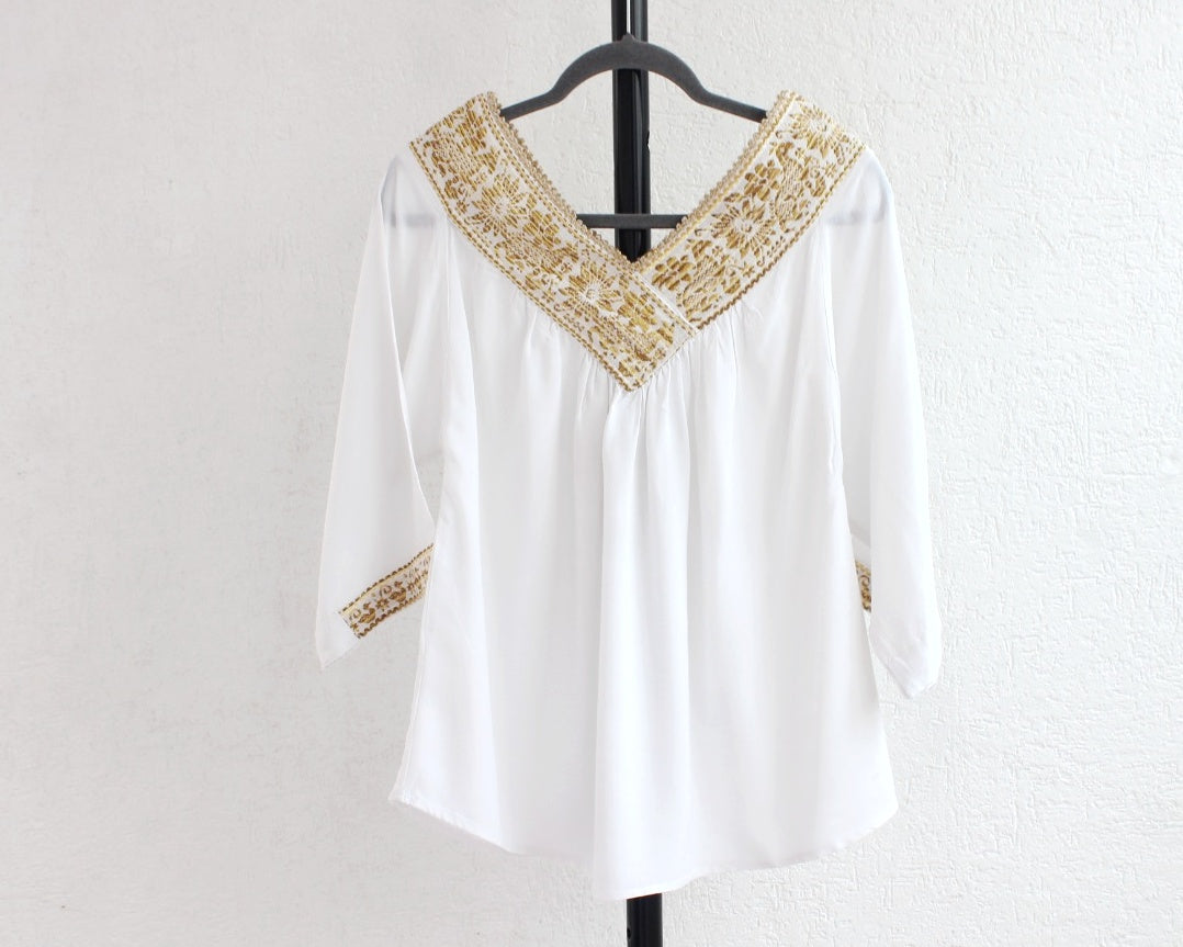 Blusa Cuello V Blanco Burritos