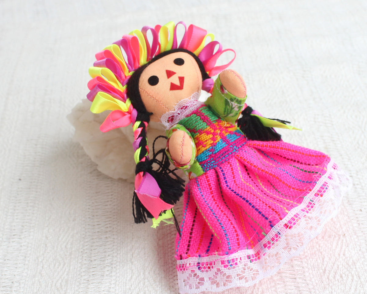 Muñeca Lelé Pequeña Rosa Amarillo