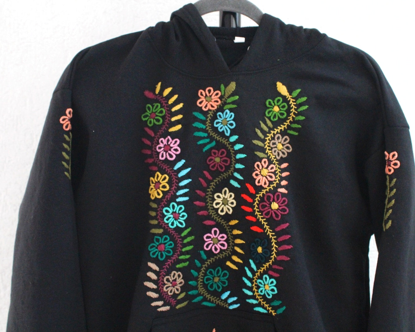 Sudadera L Rococo Negra Florecitas