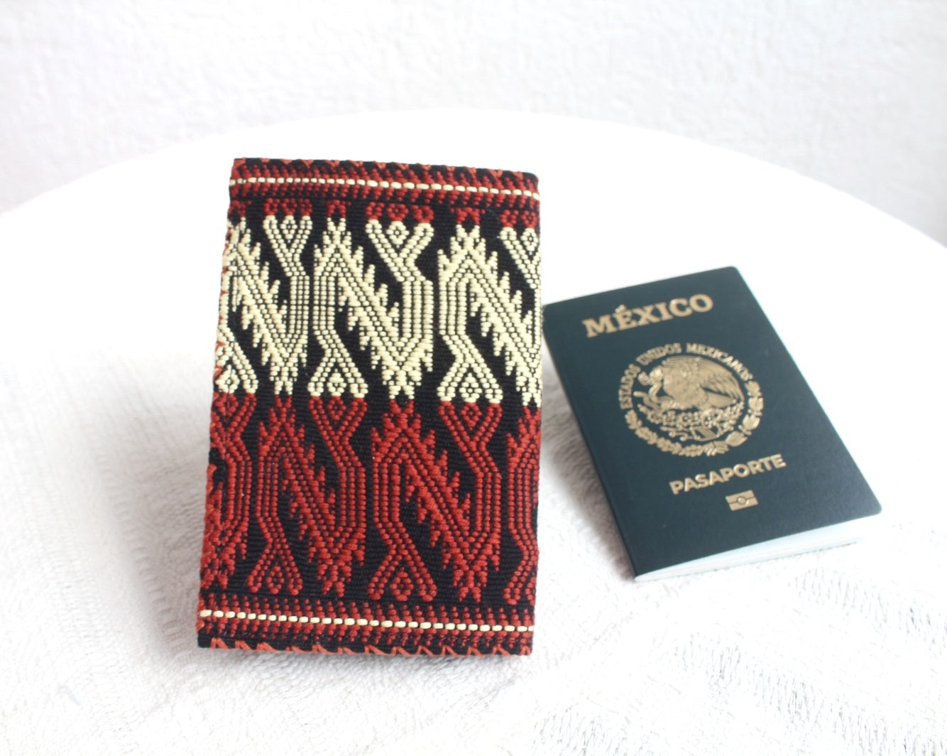 Porta Pasaporte Quetzalcóatl Marron Beige