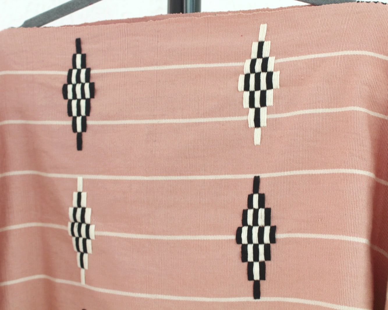 Jorongo Rombos Rosa Lineas Blancas