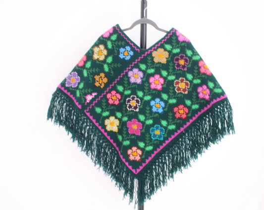 Mañanita Florecitas Verde Bordado Punto de Cruz