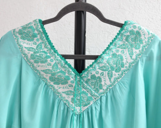 Blusa Cuello V Aqua Rosas