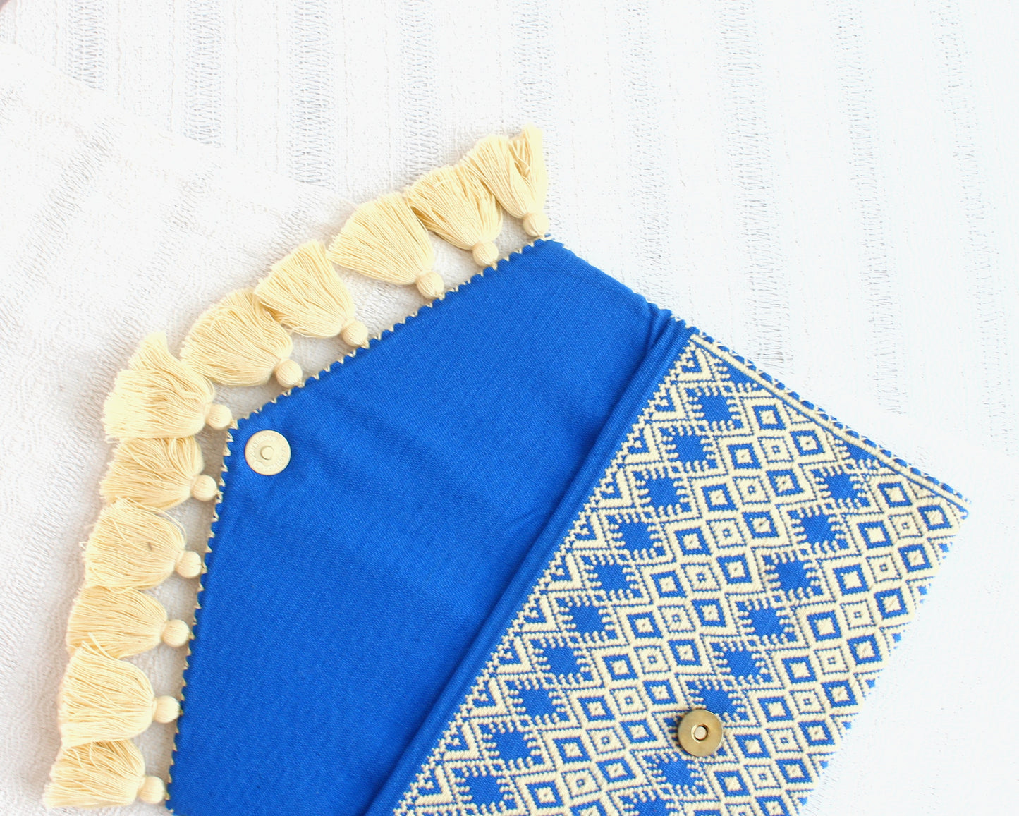 Clutch Artesanal SCH ’IXAL Corona Amarillo Azul