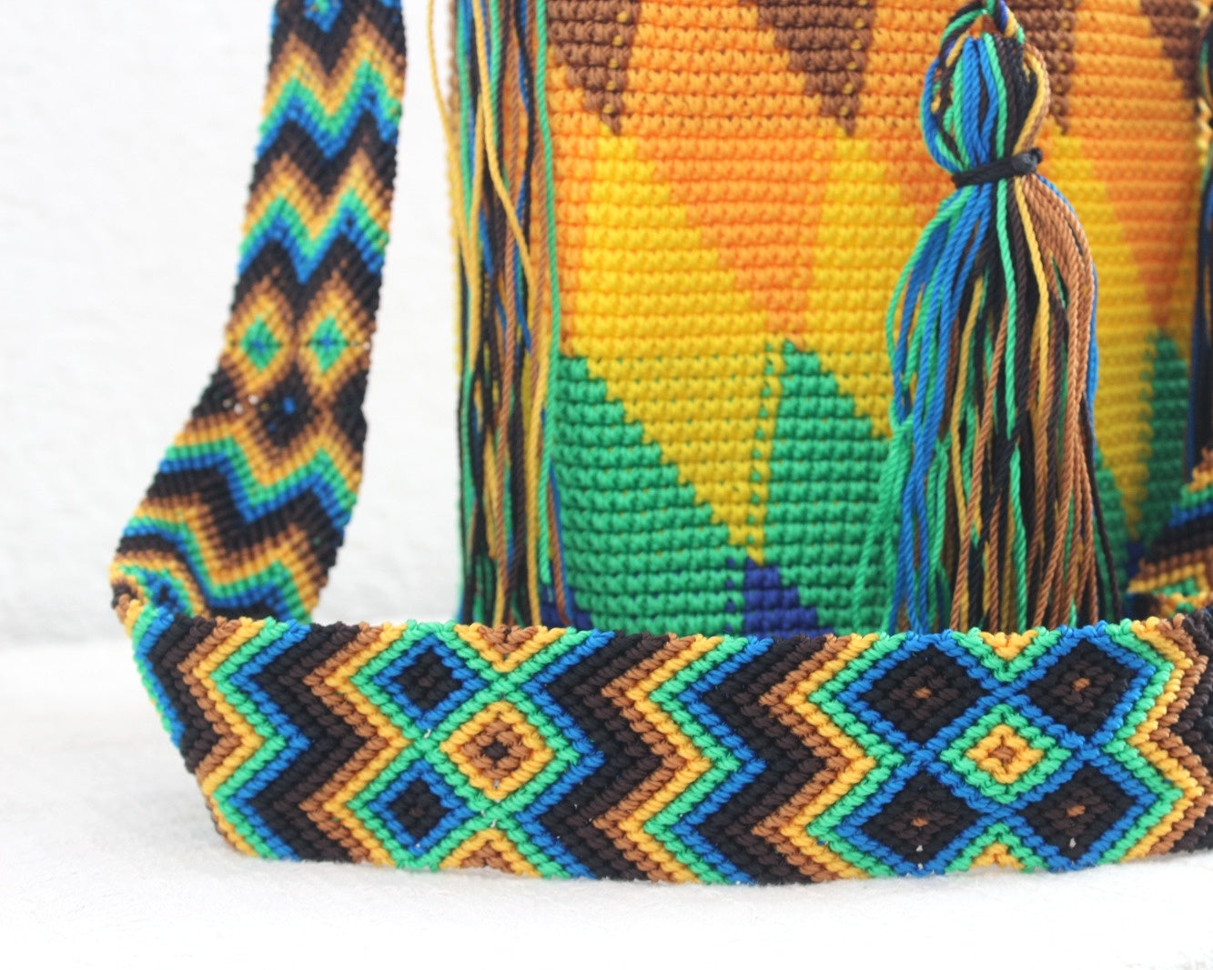 Bolso Morral Rombos Verde Amarillo Café