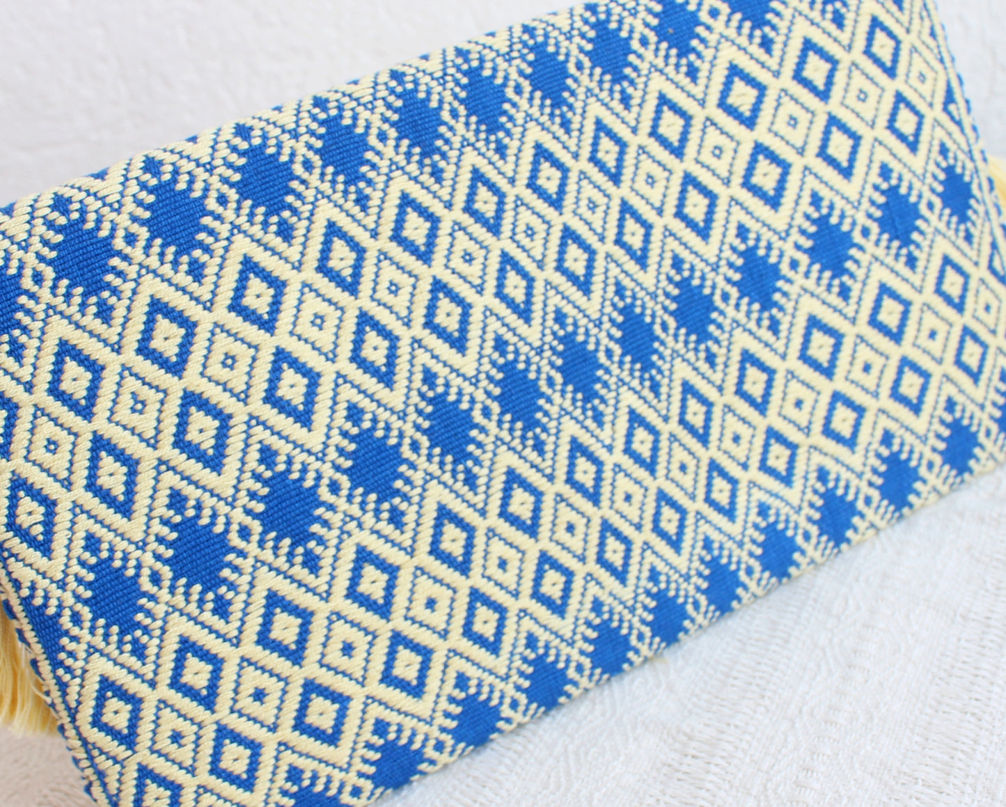 Clutch Artesanal SCH ’IXAL Corona Amarillo Azul