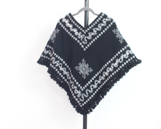 Mañanita Flores Negro Gris Bordado Mazahua