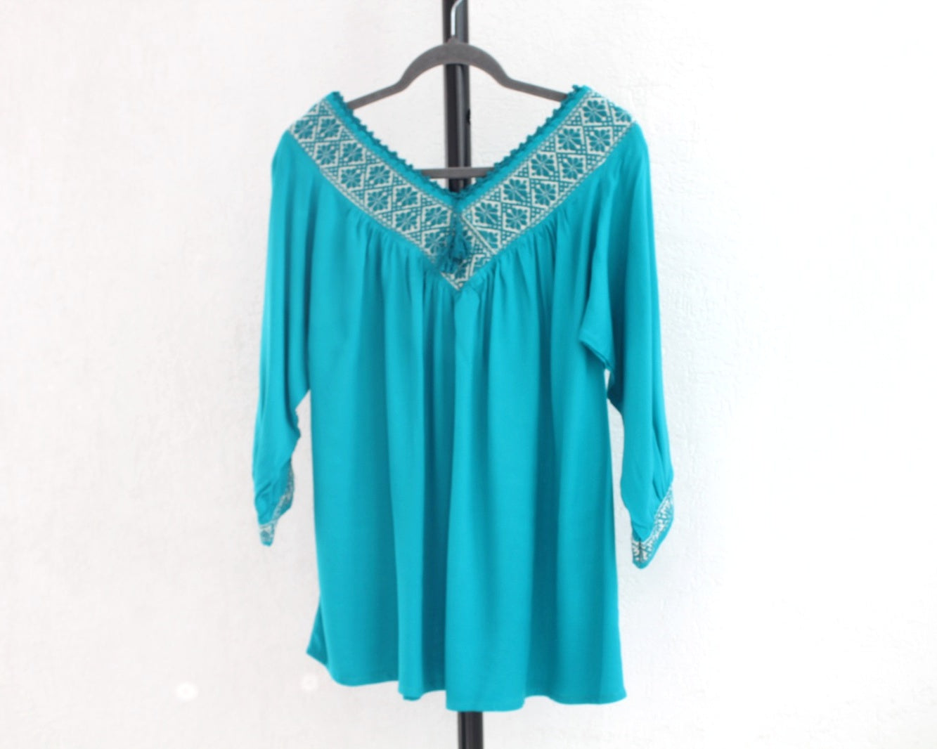 Blusa Cuello V Turquesa Flores