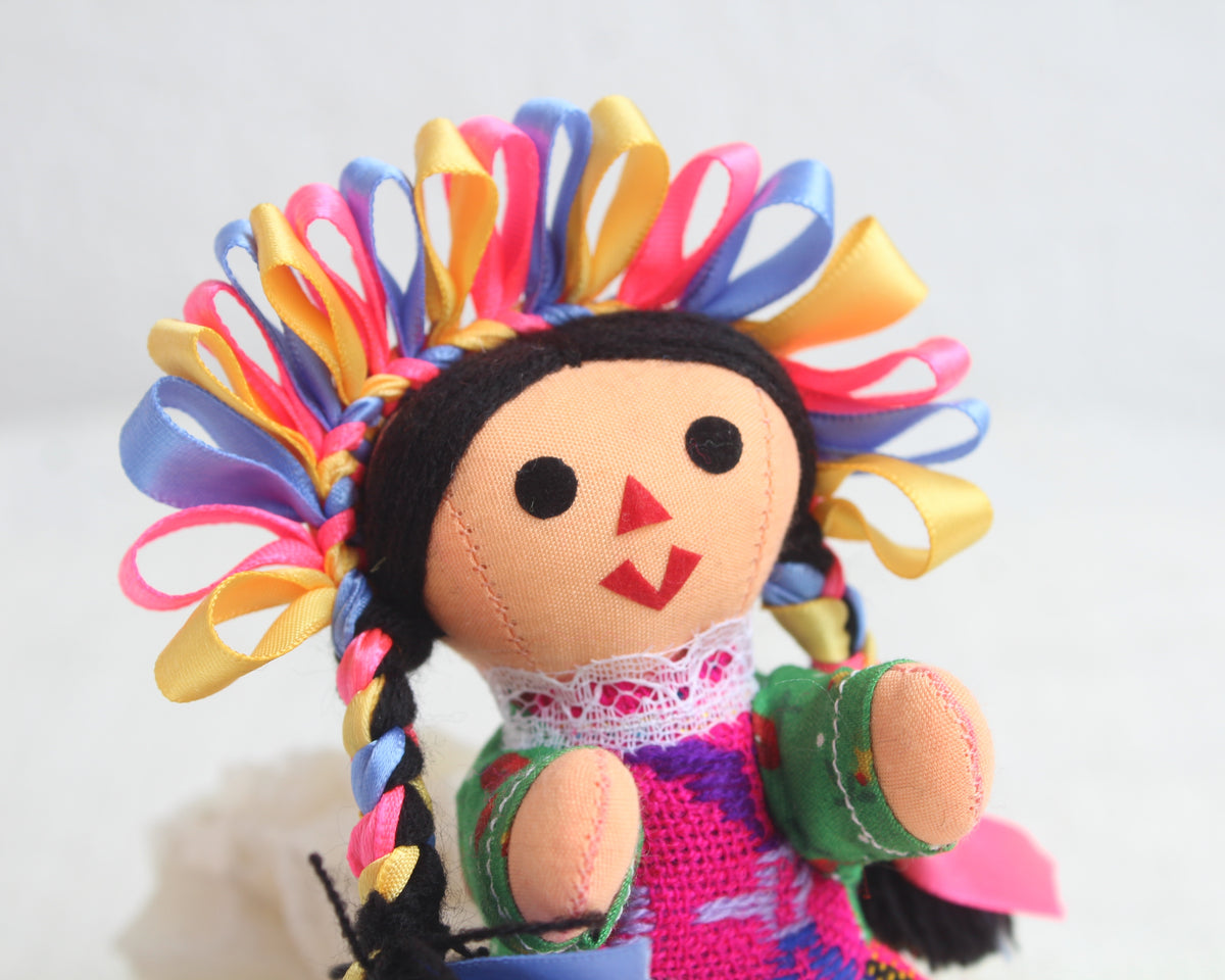 Muñeca Lelé Pequeña Lila Rosa Amarillo