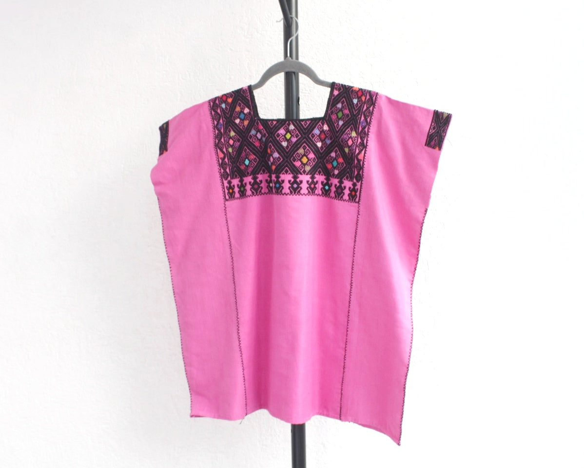 Huipil Corto Laura XL - 2XL Pejel Rosa Negro