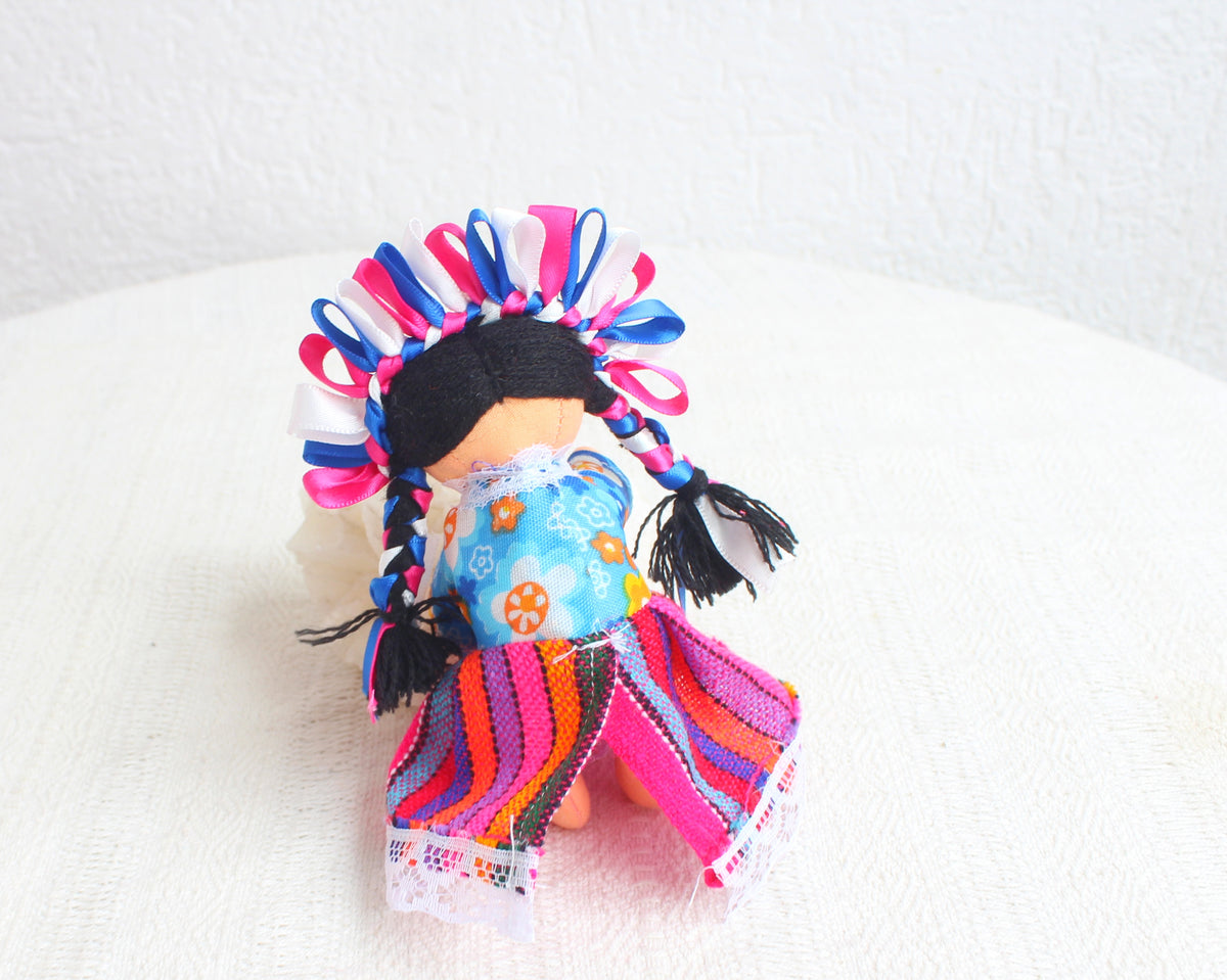Muñeca Lelé Pequeña Azul Rosa Blanco