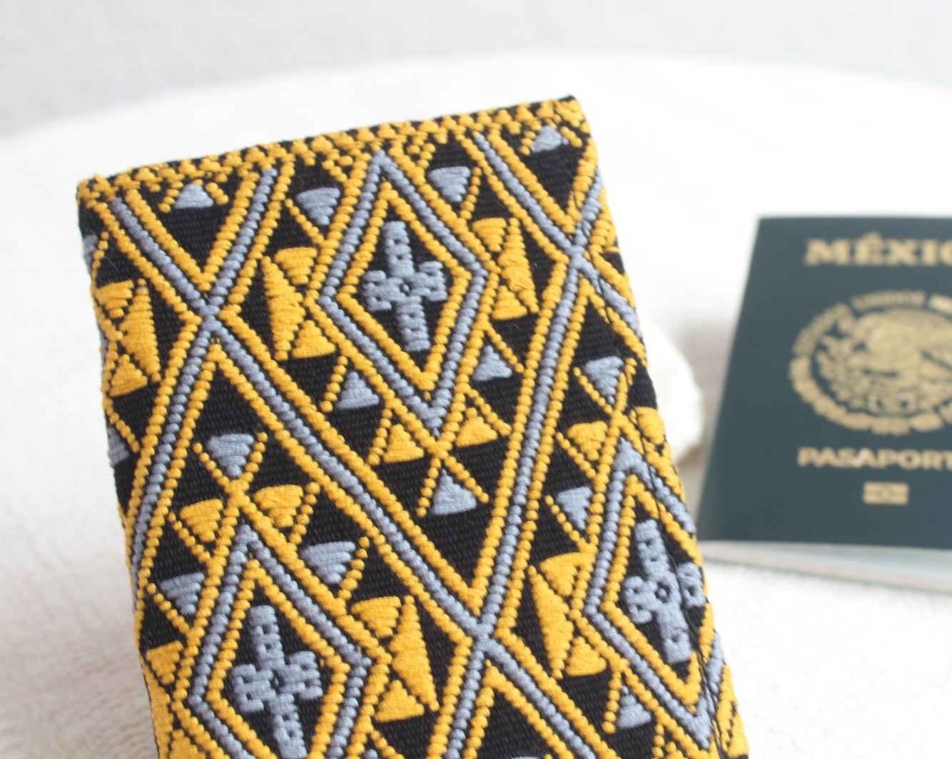Porta Pasaporte Estrella Amarillo Gris