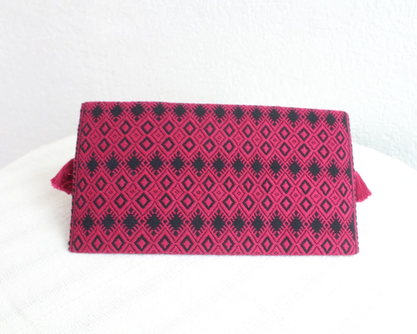 Clutch Artesanal SCH ’IXAL Corona Vino Negro