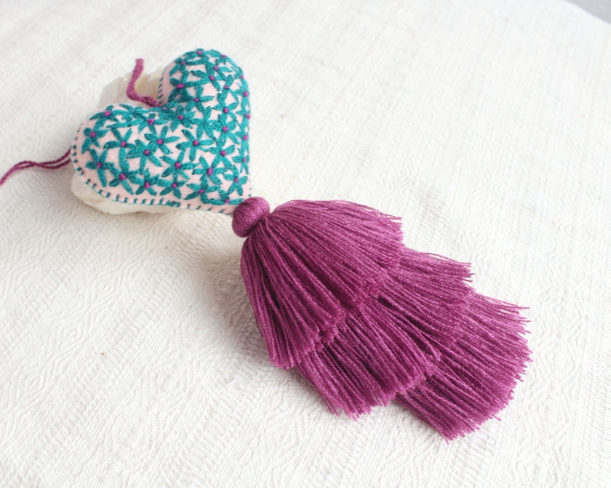 Corazón Florecitas Esmeralda Violeta