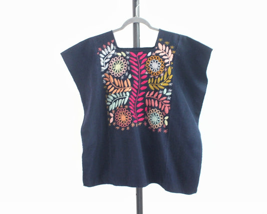 Huipil Corto Laura XL - 2XL Flores Azul Marino