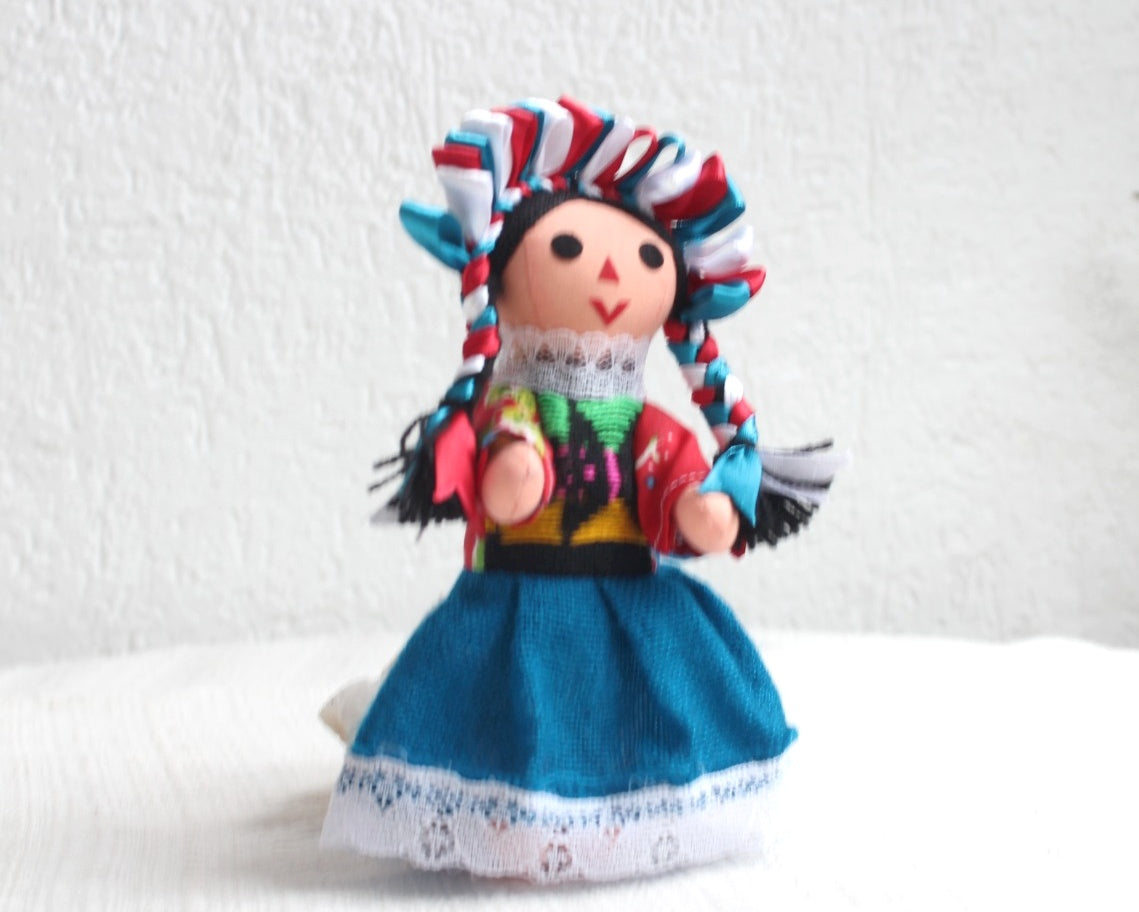 Muñeca Lelé Mediana Azul Blanco Rojo