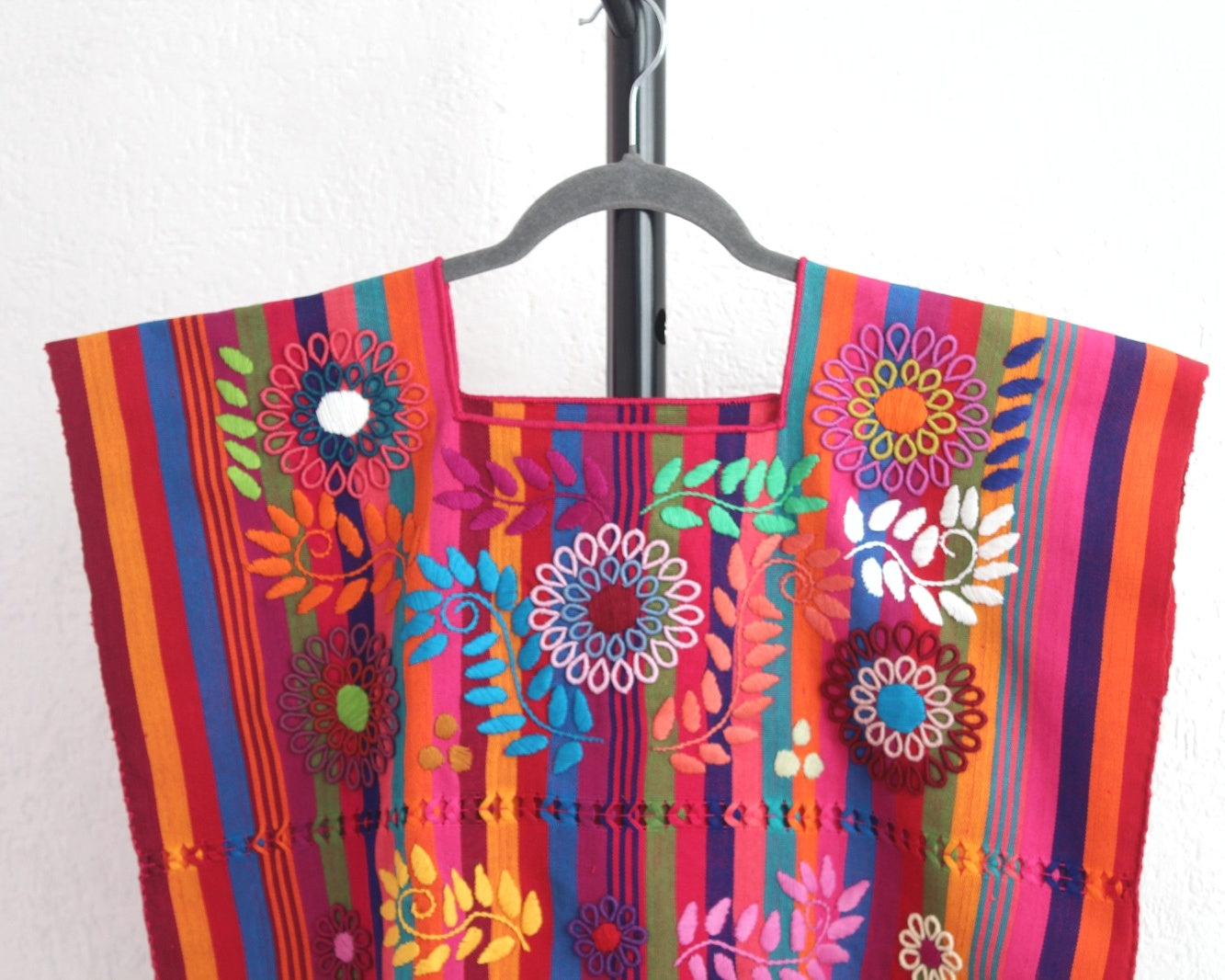 Top Flores Rococo Rosa Naranja Azul