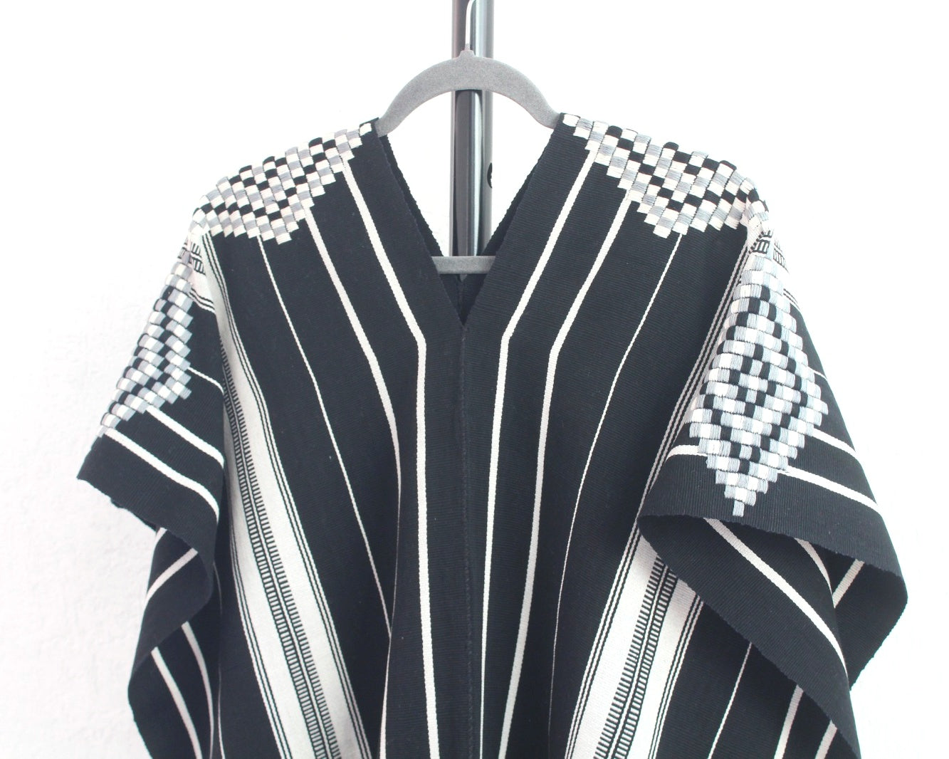 Jorongo Lineas Negro Blanco