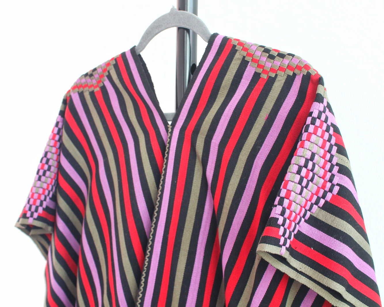 Jorongo Rombos Lila Negro Rojo