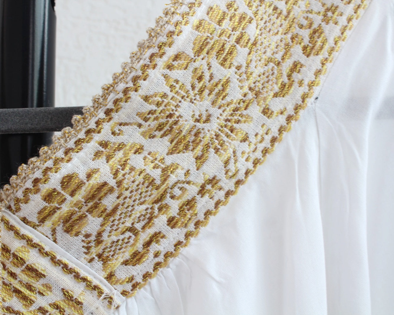 Blusa Cuello V Blanco Burritos