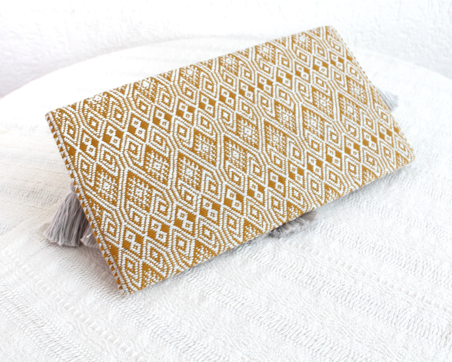 Clutch Artesanal Flores Gris Amarillo