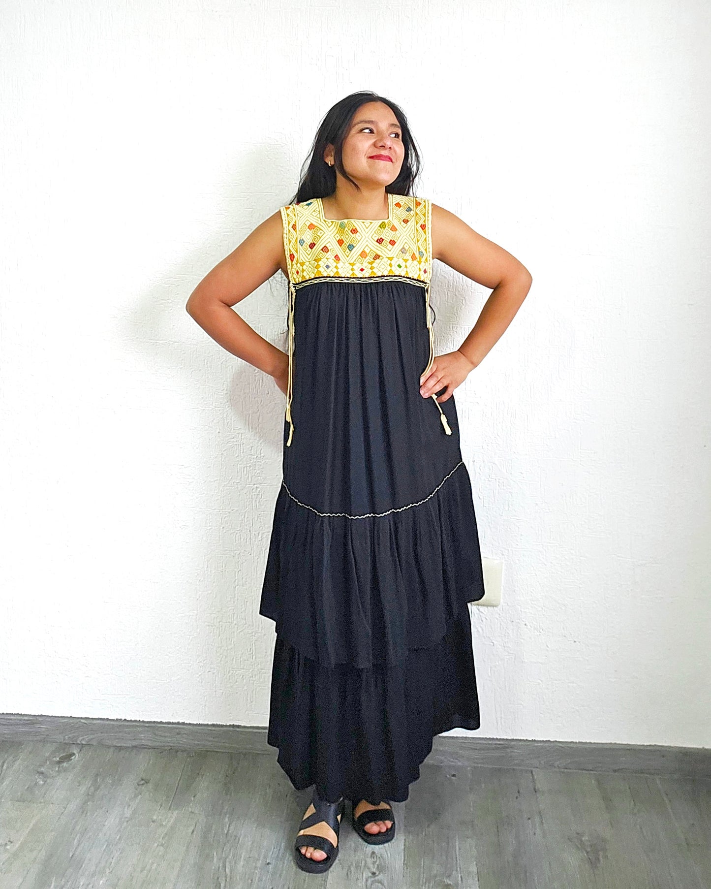 Vestido Teresa Negro Amarillo Telar Unitalla