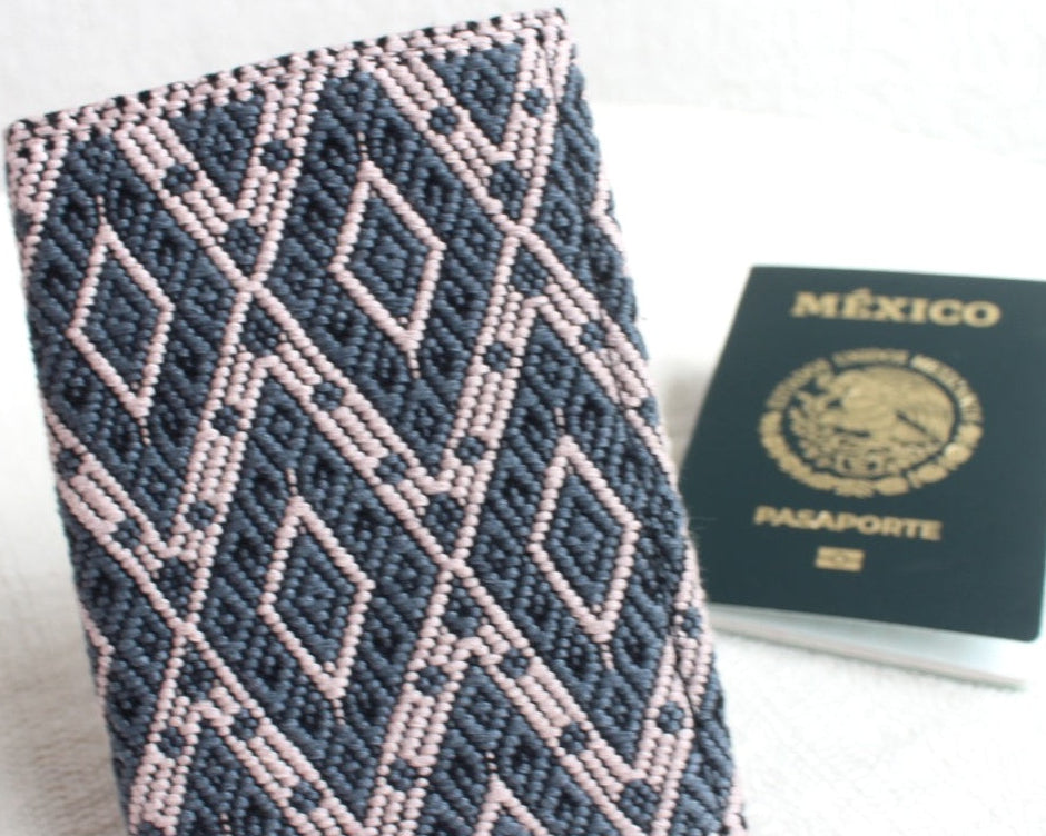 Porta Pasaporte Cosmo Rosa Gris