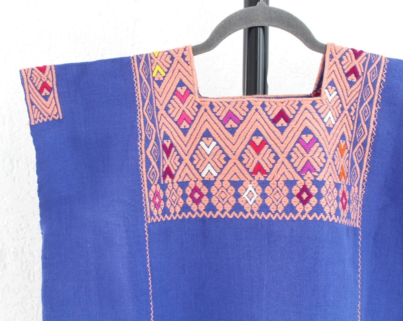 Huipil Corto Laura Azul Plumbago  Rosa