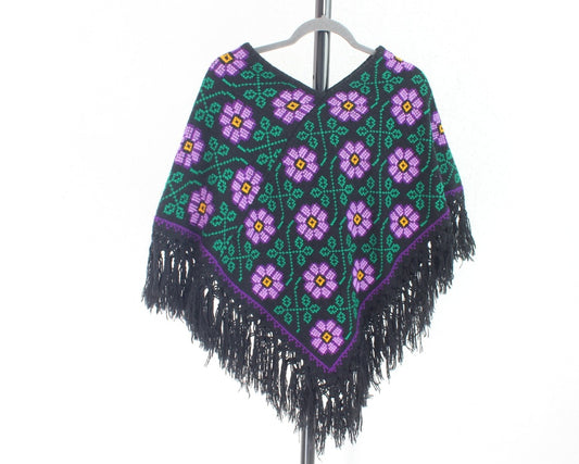 Mañanita Flores Negro Lila Bordado Punto de Cruz