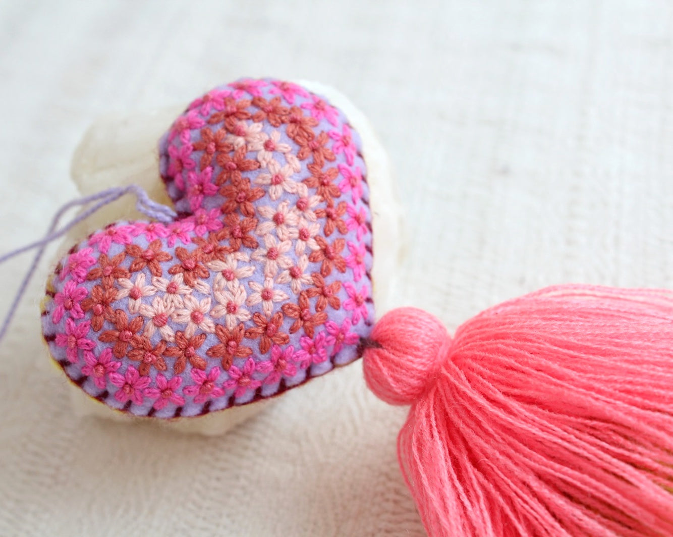 Corazón Florecitas Rosa Coral Verde