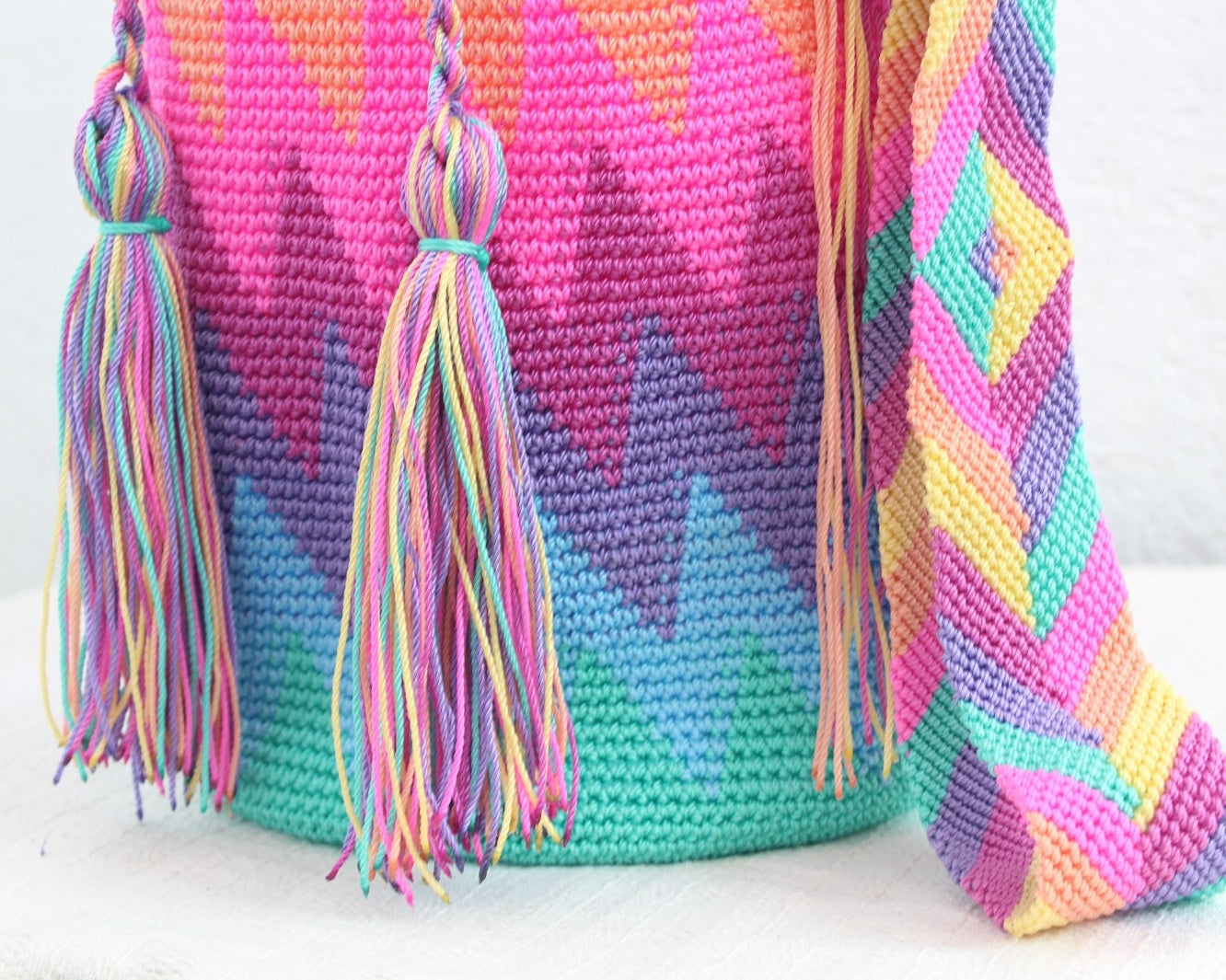 Bolso Morral Zig Zag Melon Rosa Azul